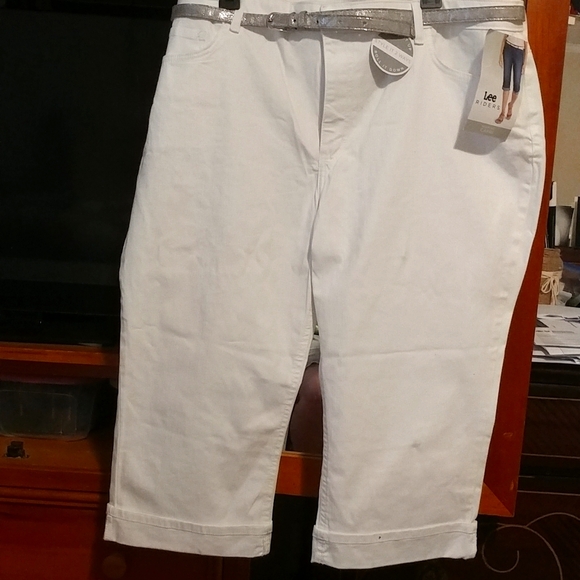 Lee Riders midrise Capri  size 22 Bright White - Picture 2 of 4